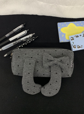 Unique blue韩系创意便携收纳学生可爱文具盒大容量波点笔袋女