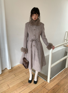 dorydory 2025秋冬咖色复古中长款可拆卸毛领系带收腰外套女