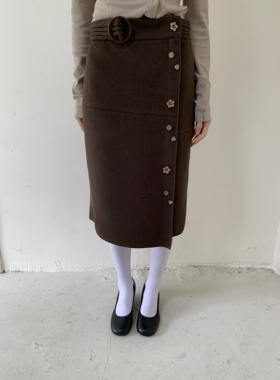 dorydory 复古花朵纽扣半身裙女2025秋冬季新款棕色裙子中长款