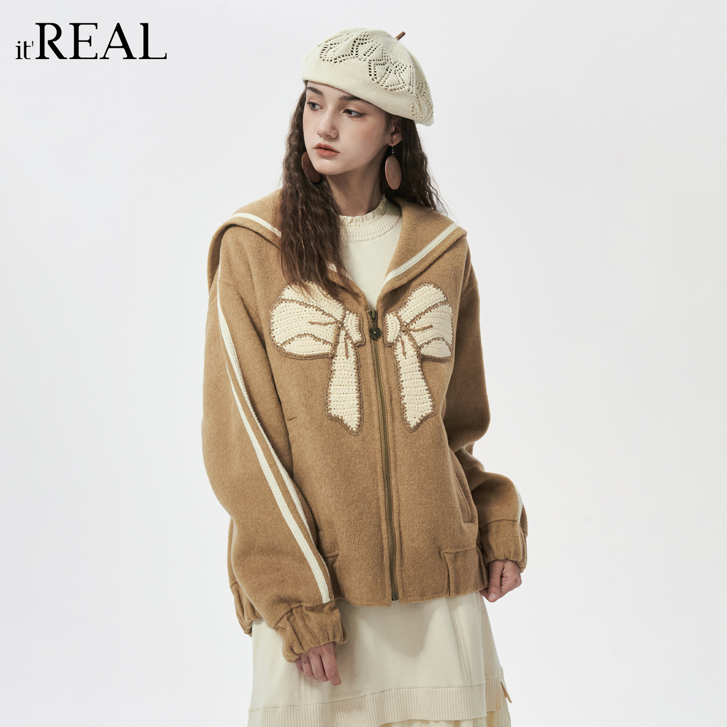 it'real瑞尔冬季新款复古加厚保暖蝴蝶短款呢大衣外套上衣女