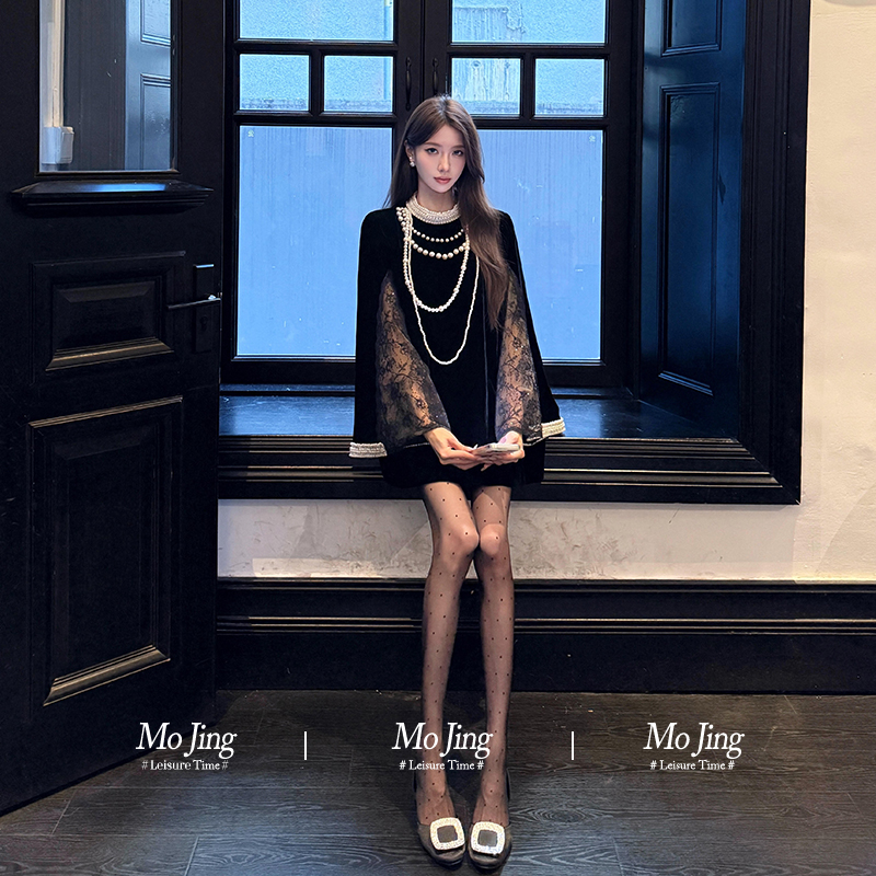 黑色丝绒外套女冬装贵气千金晚礼服重工珍珠蕾丝丝绒拼接斗篷大衣