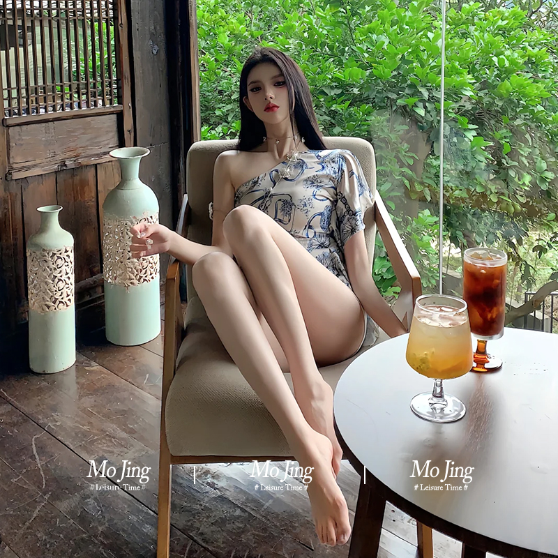 斜肩上衣女夏名媛老钱风印花衬衣