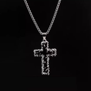 ins小众荆棘十字架钛钢项链男黑色高级感古巴链街头朋克情侣配饰