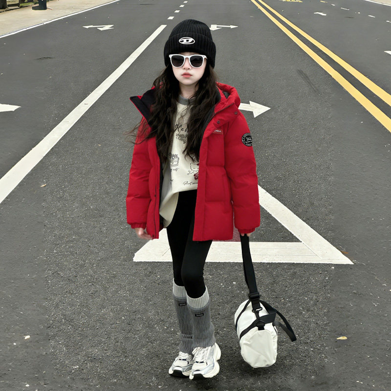 鸭鸭儿童绒羽服男女同款黑色短款童装超好看加厚保暖御寒冬季外套