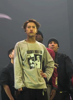 高版本TW王嘉尔MAGICMAN世界巡演限定款灰色长袖图案宽松T恤男女