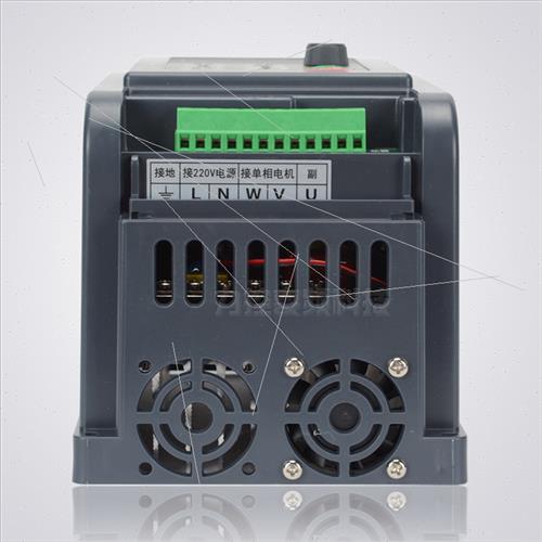 两相220V变频器单进单出变频器单相2电机调速器风机水泵通用型