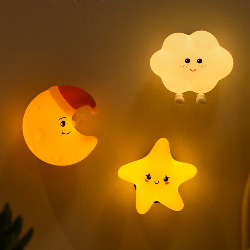 自由星C69磁吸硅胶灯儿童充电月亮拍拍小夜灯卡通云朵壁挂过道灯