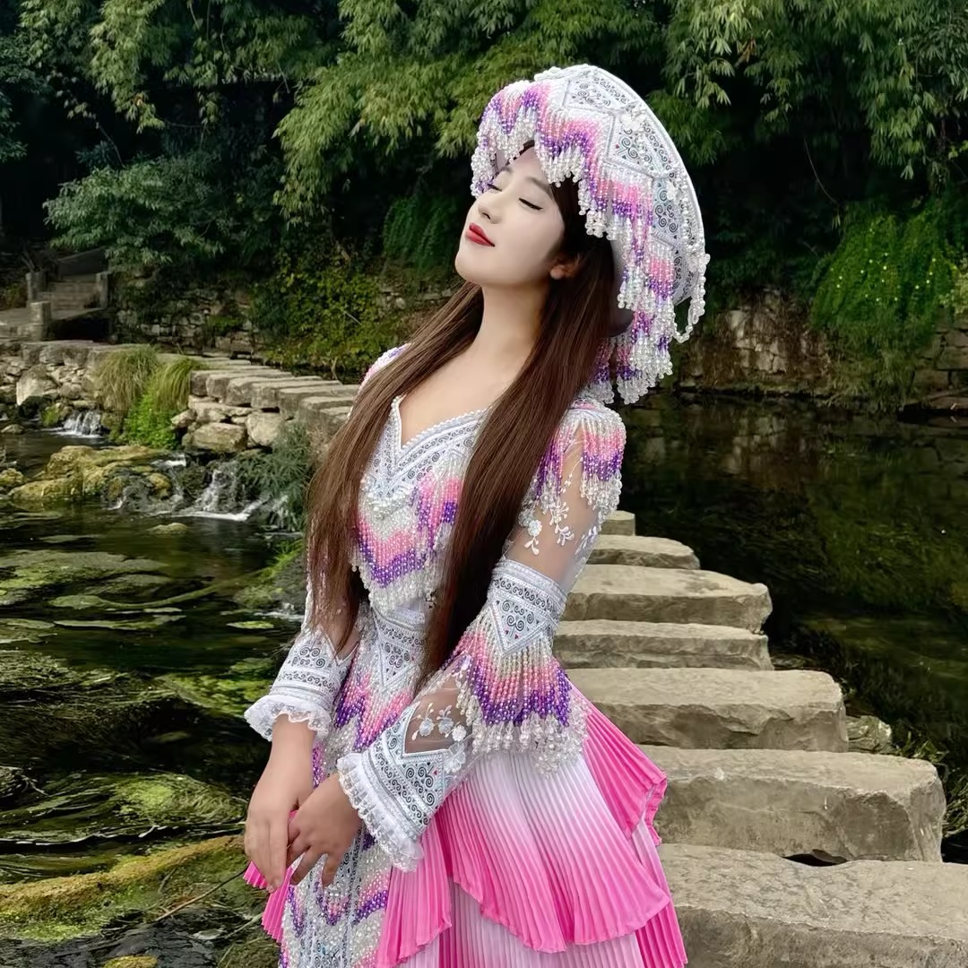 云南苗族短裙套装仙女服装少数民族特色花边珠珠舞台表演日常服装