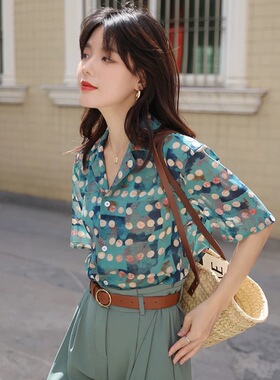 绿色复古星球印花宽松短袖衬衫港风西装领上衣女夏季法式薄款衬衣
