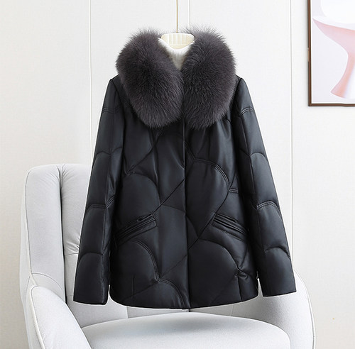 中年女士皮草羽绒服贵气妈妈装