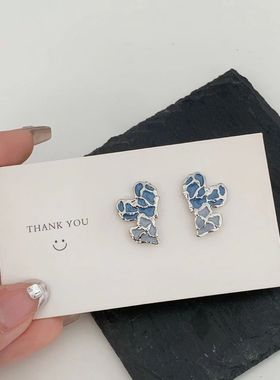 复古风不规则蓝色爱心耳钉高级感新潮款耳环撞色个性百搭耳饰 女