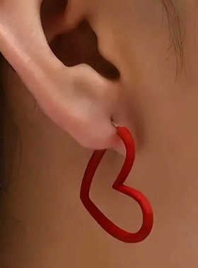 欧美跨境红色爱心线条镂空形状耳圈百搭气质设计感优雅耳饰女士