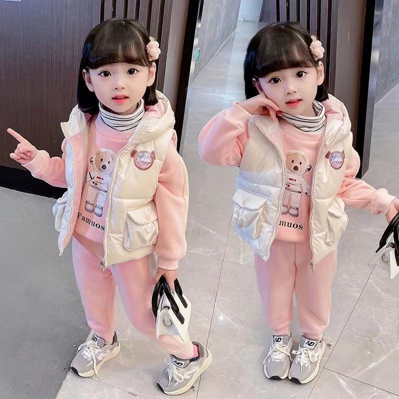 女童冬装韩版马甲加绒卫衣儿童洋气加厚女宝宝冬季运动三件套套装