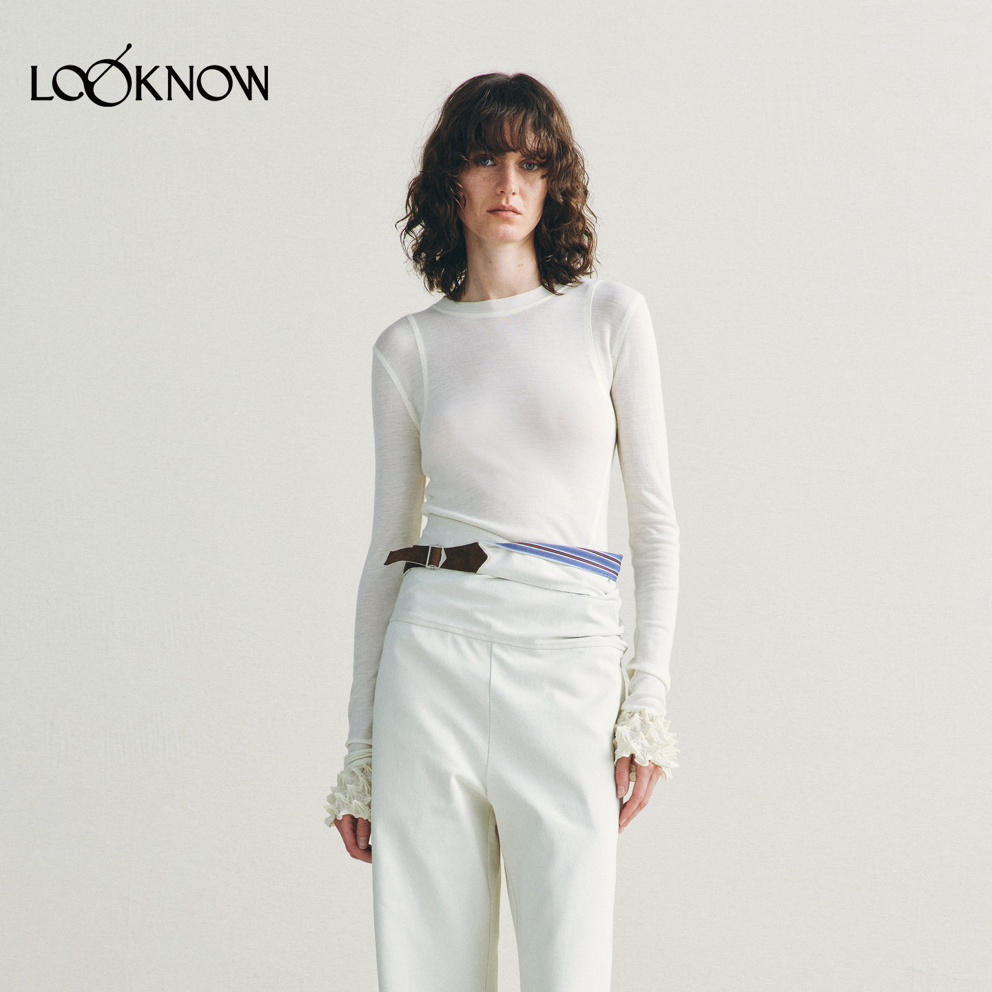 deepmoss X LOOKNOW设计师品牌26秋季新品云白立体针织紧身上衣