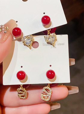 18k真金电镀树脂猪鼻子锆石耳钉简约风耳环轻奢感红色耳饰女
