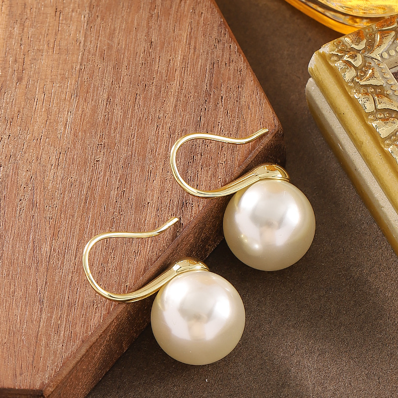 fever同款时尚正圆施家高跟鞋珍珠耳钉耳环气质百搭简约通勤耳饰