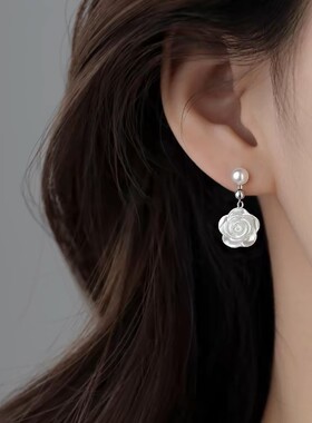 一念 s925纯银白色山茶花珍珠耳钉清新小香风耳环轻奢甜美花朵女