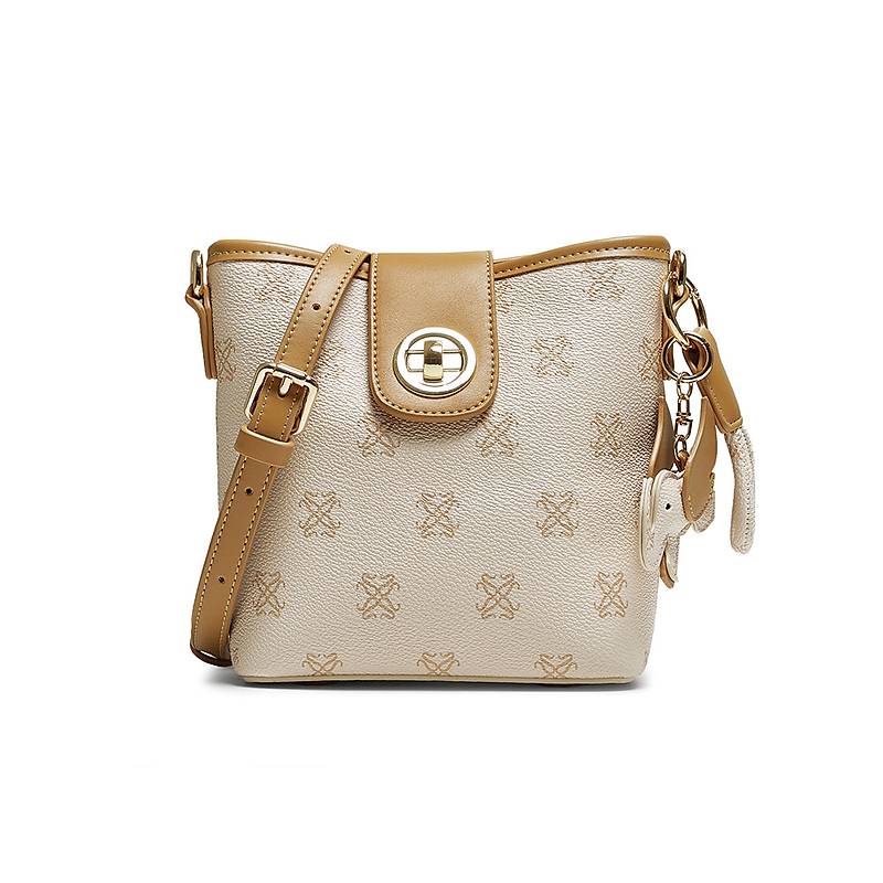 百思图2025秋季新款商场同款水桶包简约复古斜挎包女TY040CX5