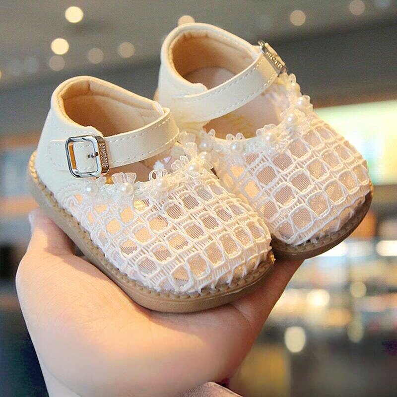 女宝宝镂空透气公主学步鞋夏季1一3岁软底防滑八九十个月女童凉鞋