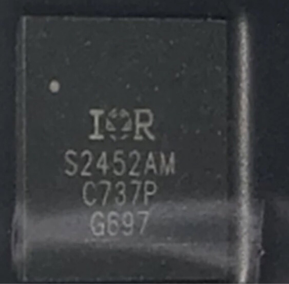 IRS2452AM IRS2452M S2452AM 原装进口正品QFN32音頻放大器可直拍