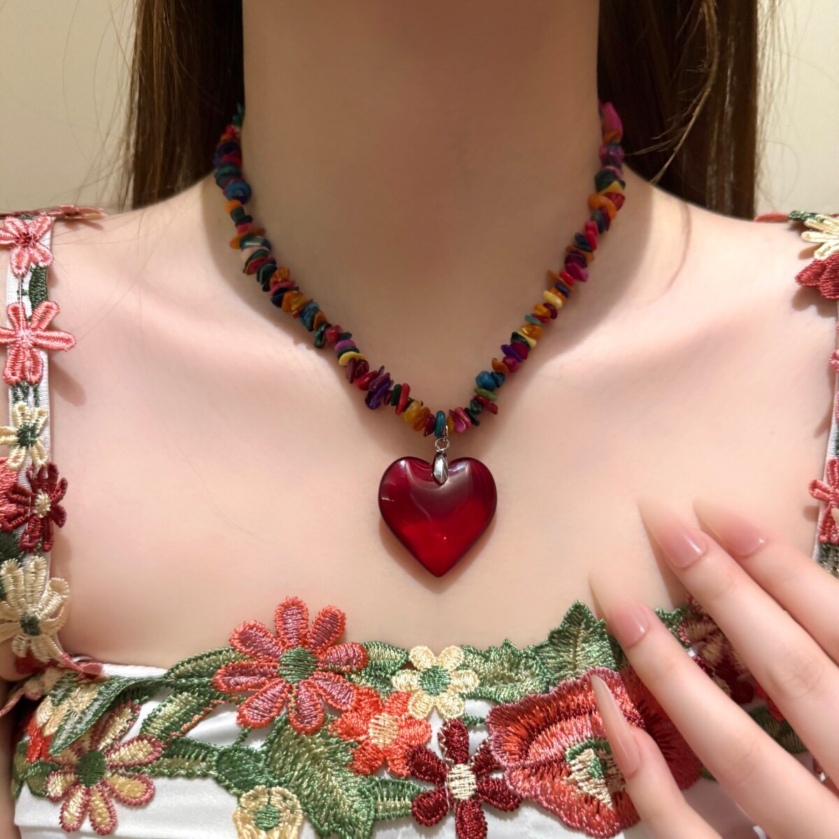 不规则爱心吊坠彩色串珠碎石项链女结婚婚礼配饰新款甜酷辣妹锁骨