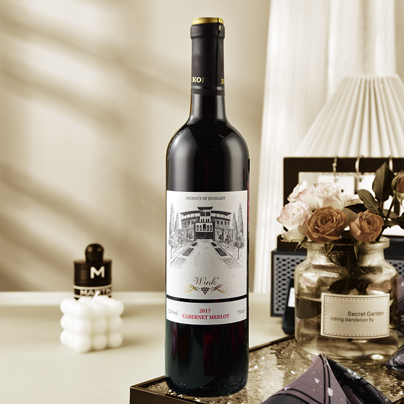 wink匈牙利原瓶进口红酒卡本妮梅洛赤霞珠干红葡萄酒自饮送礼红酒