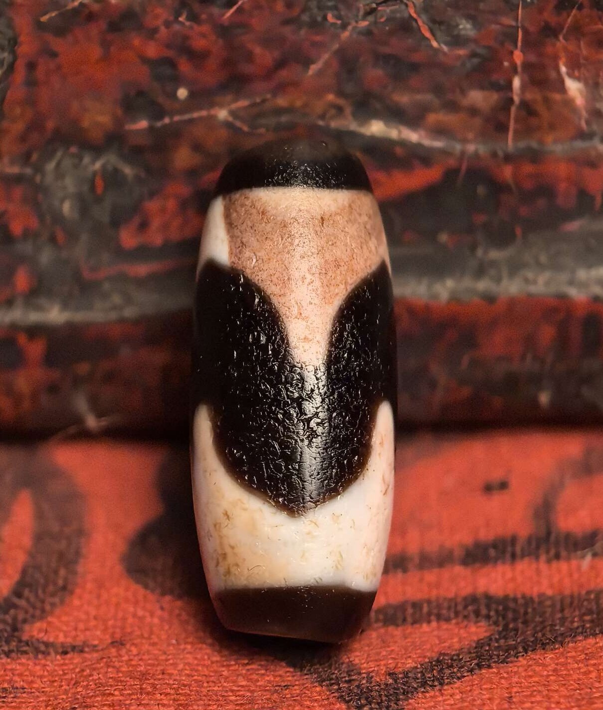 藏地修持【满珠沙黑白玉化虎牙天珠】堪比千年品相 一图一物