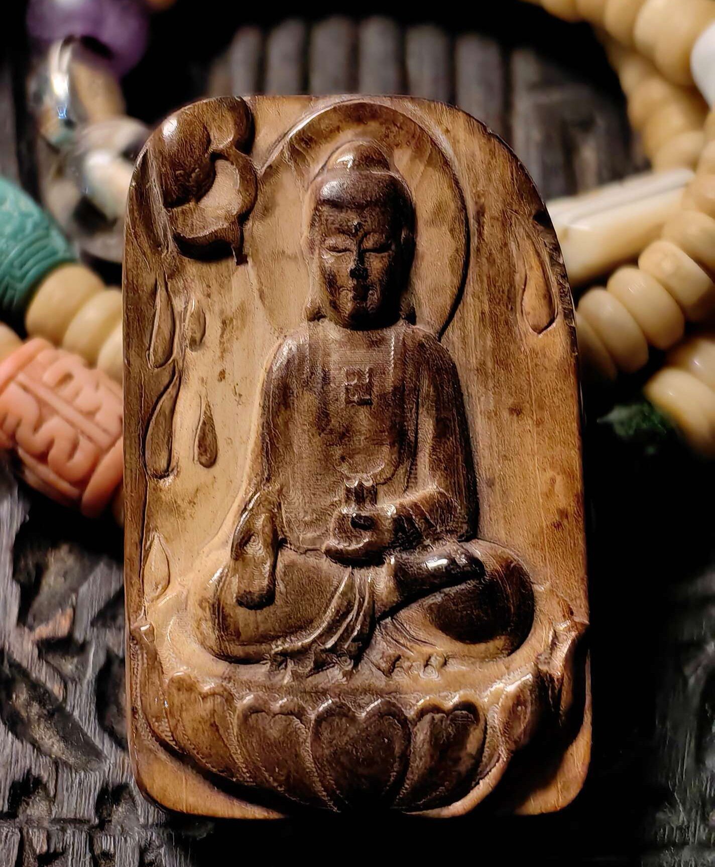 中国香港结缘【藏传老猛犸释迦牟尼佛牌】高端文玩