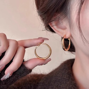 清冷风不规则金色素圈耳环女2026新款爆款轻奢高级感气质耳圈耳饰