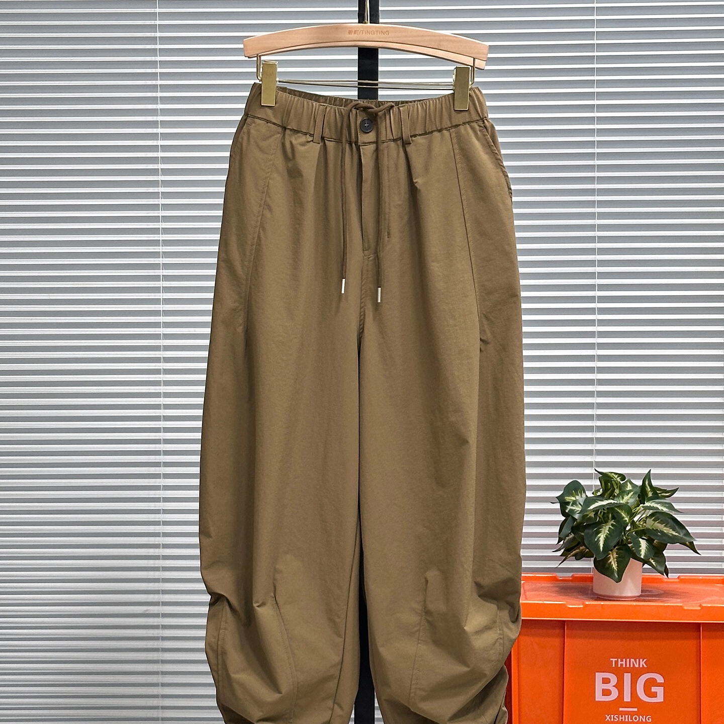 香港型仕格调垂感纯色休闲裤