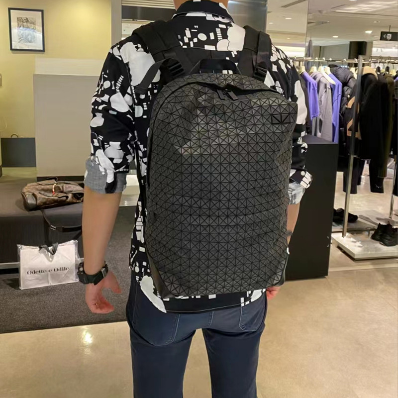 几何菱格硅胶登山双肩背包时尚大容量个性男女通勤电脑包旅行书包