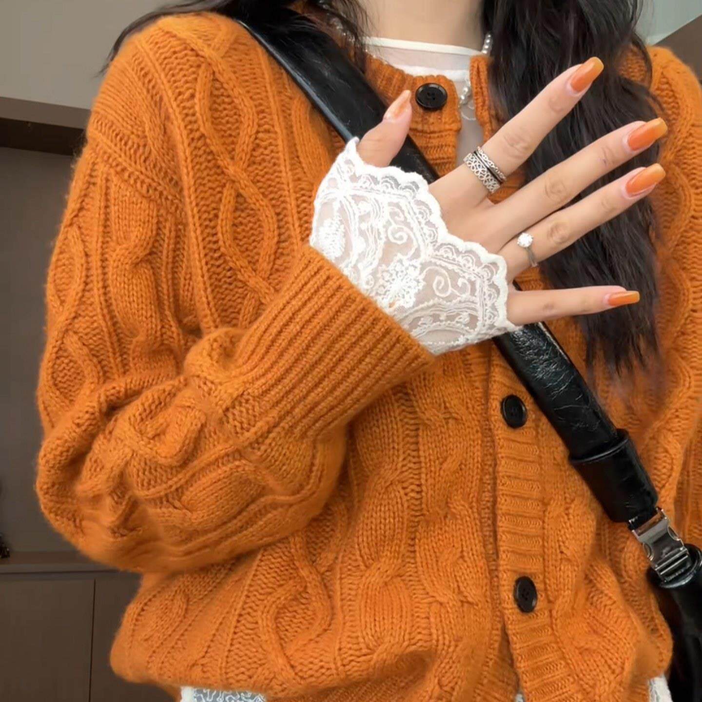 JOYIASS圆领单排扣麻花针织开衫女2025新款秋冬洋气显白宽松长袖