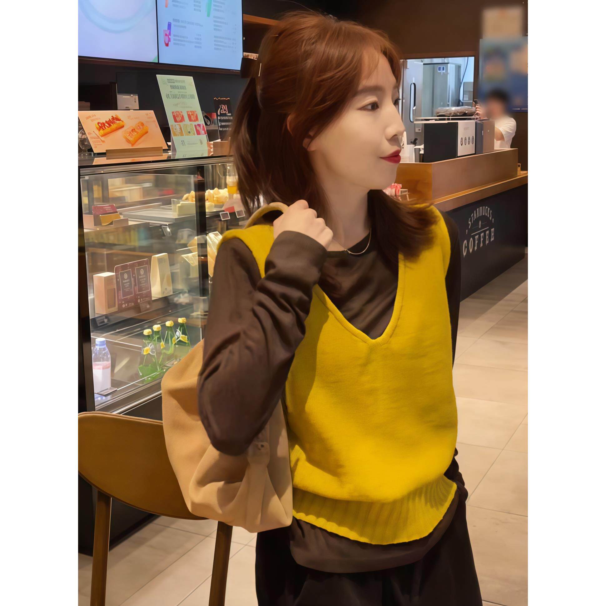 JOYIASS黄色V领针织马甲背心叠穿长袖T恤女早秋新款洋气显瘦真两