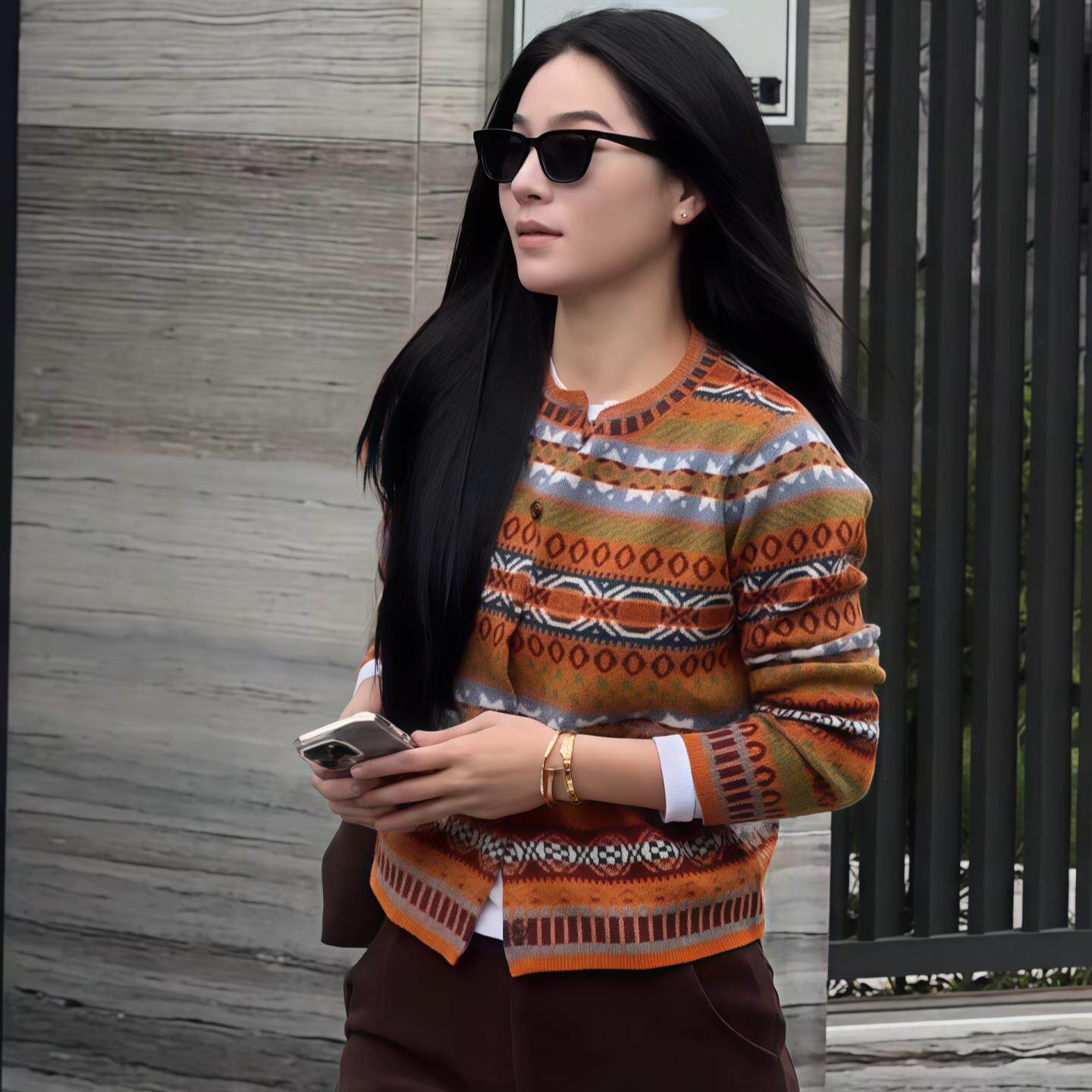 JOYIASS民族风彩色提花圆领针织开衫女秋2025新款洋气减龄长袖毛