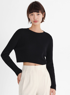 小着暖冬 LK15 黑色圆领短款精细针织衫 灵动妩媚