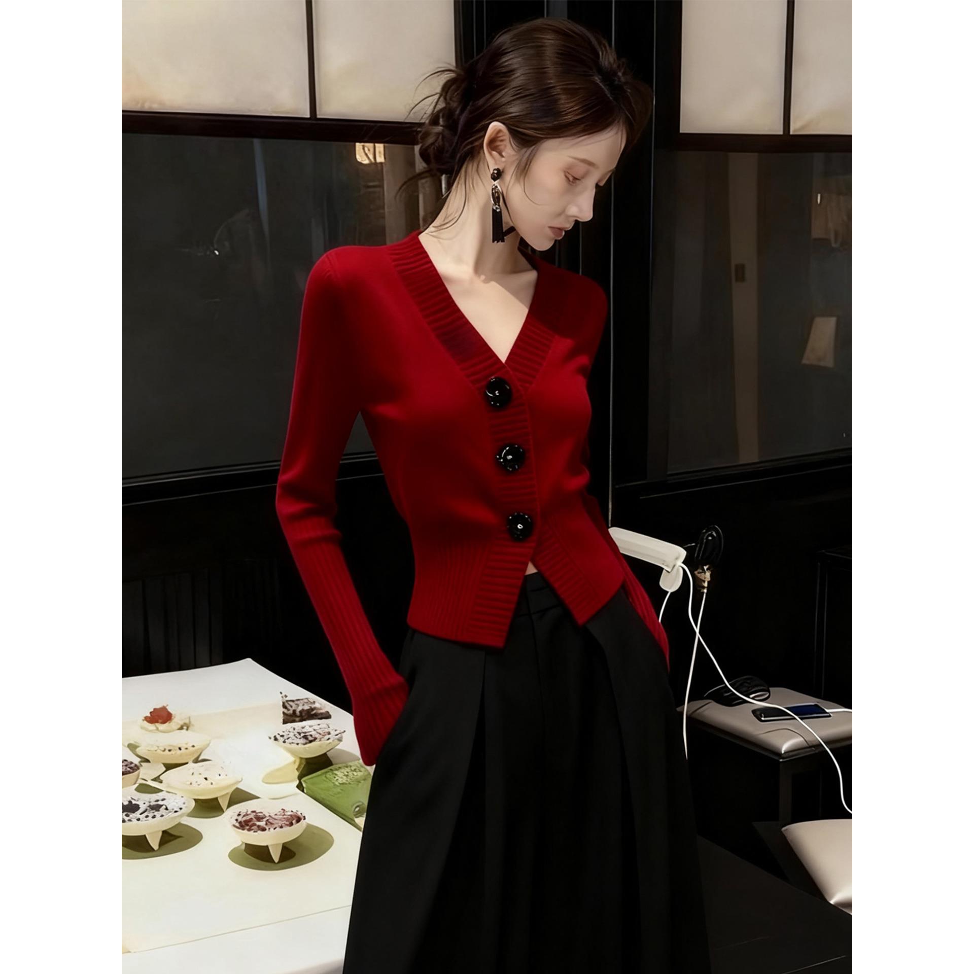 JOYIASS韩系一整套ootd穿搭今年流行巨好看的红色v领针织衫阔腿裤