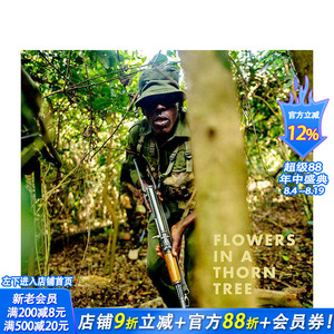 【预售】Steven Thackston：荆棘树上的花（肯尼亚野生动物保护记录） Flowers in a Thorn Tree 英文摄影作品集纪实 正版进口书