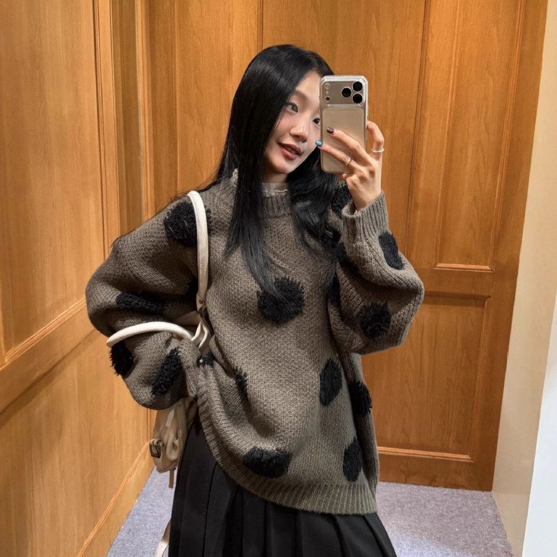 宽松休闲慵懒圆领波点毛衣女