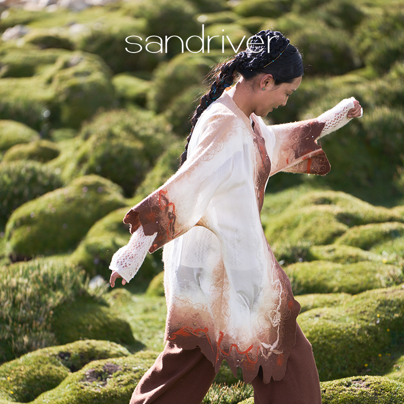 sandriver沙涓25年秋冬新品真丝羊绒相拼手工毡女大衣民族风外套
