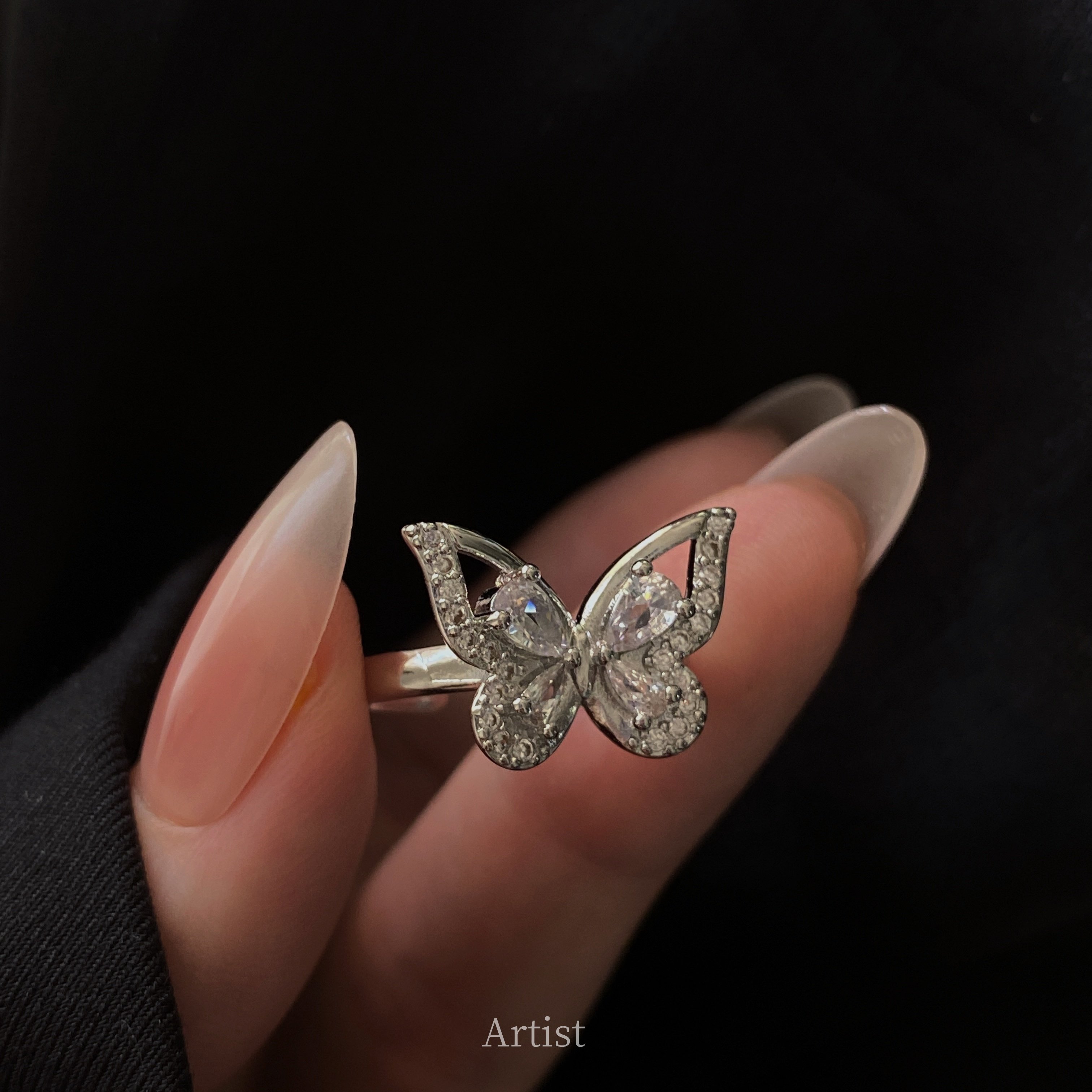 甜美锆石钛钢蝴蝶戒指