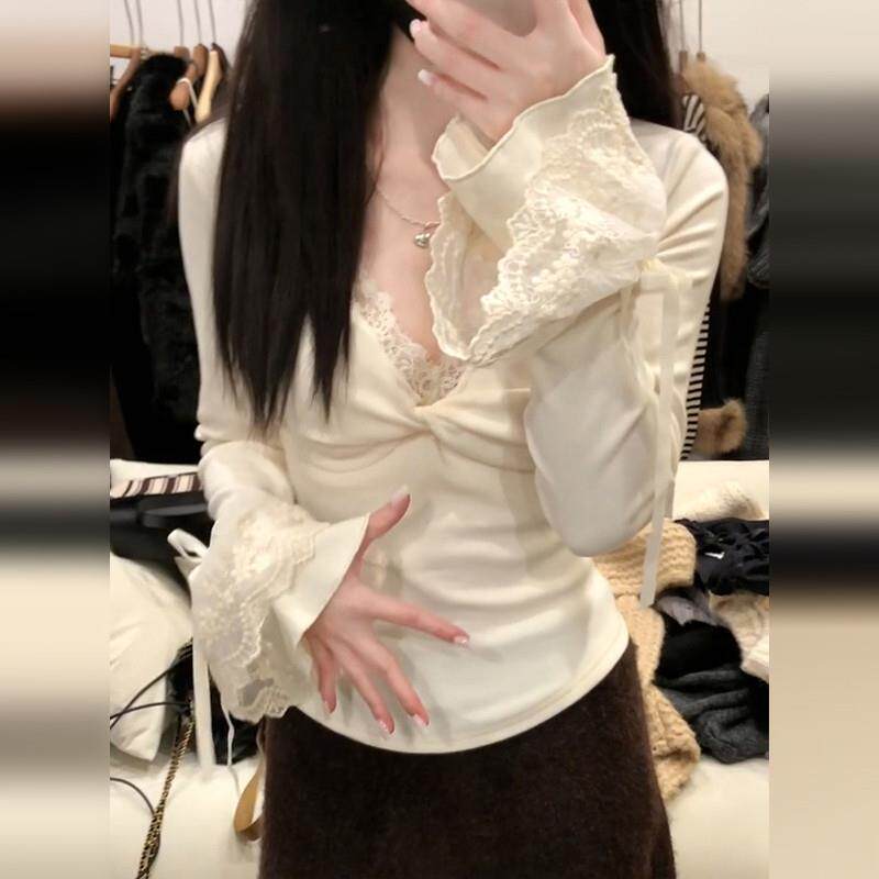 BLLOUKE2025新款白色蕾丝v领长袖毛衣针织衫女秋冬季修身内搭打