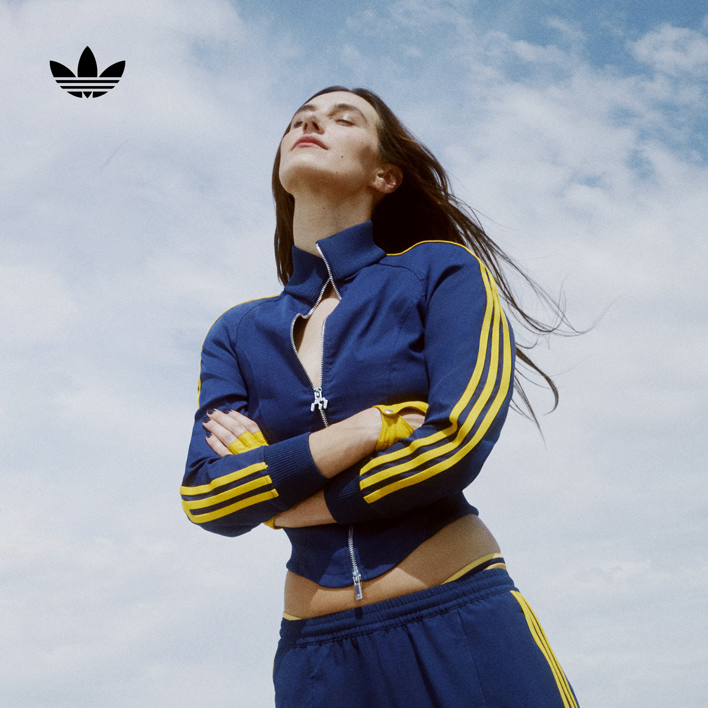 阿迪达斯三叶草女赛车风夹克外套