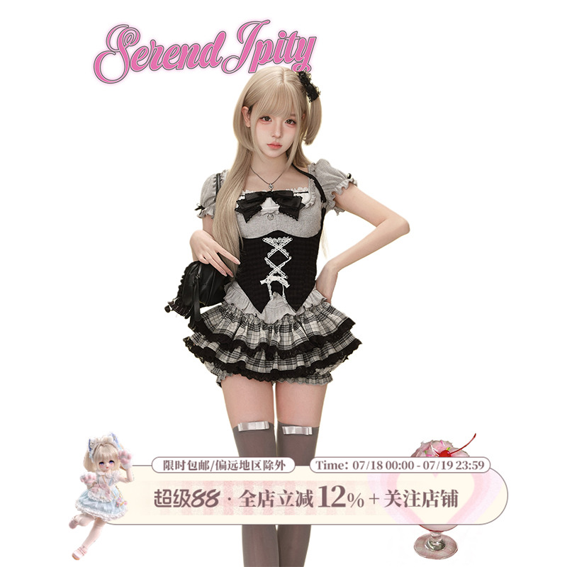 少女椰子【轻哥特】月色暗语 灰色针织短袖+黑色腰封+格纹蛋糕裙