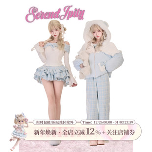 少女椰子【日常系】蓝色小熊 蓝白羽绒服+白针织上衣+蓝格纹长裤