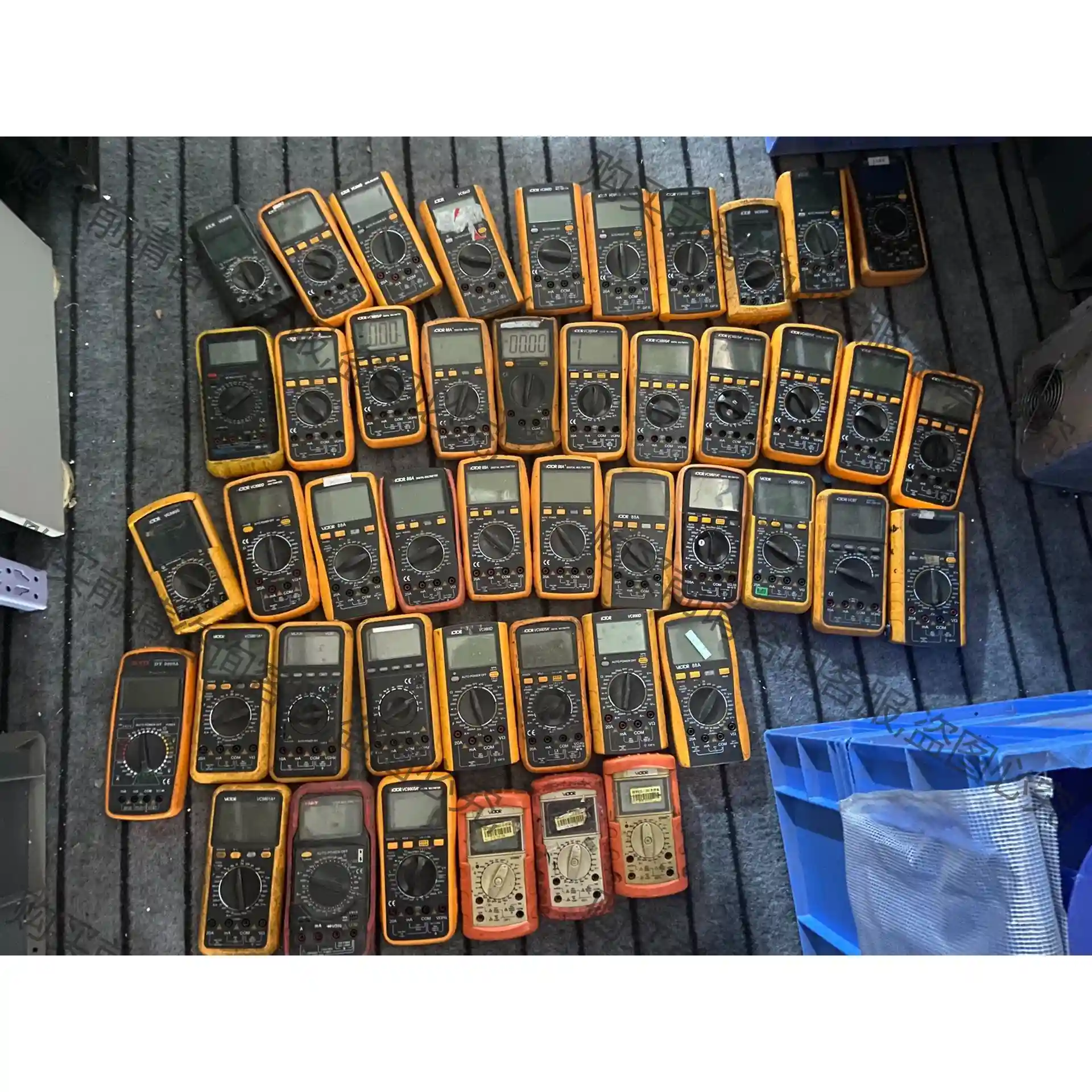 胜利VC890D有17个，VC8905A+有11个，VC98 议价再拍 拆机件