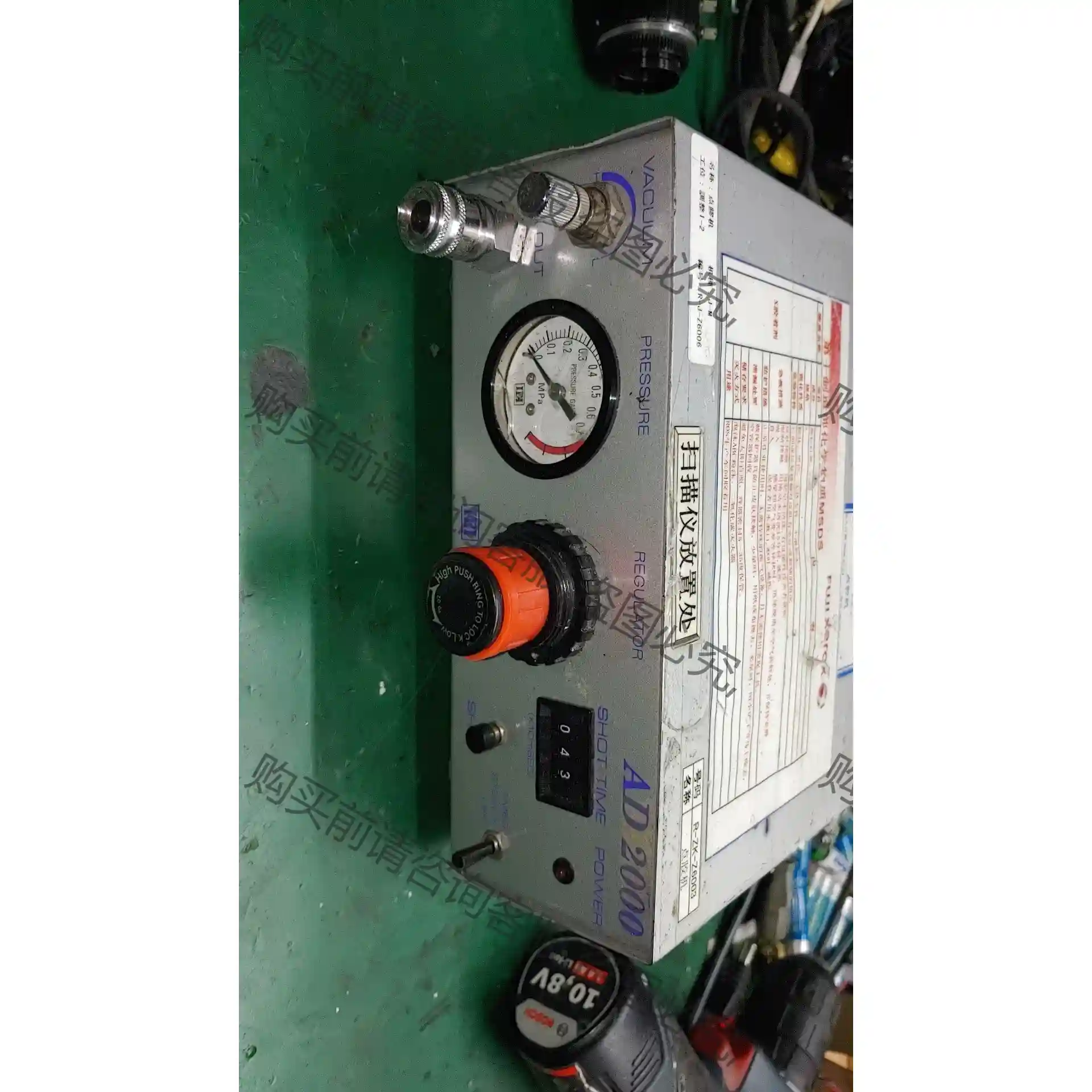 点岩下AD2000，另有一台武藏点胶机，电源线被剪了，没办法 议价