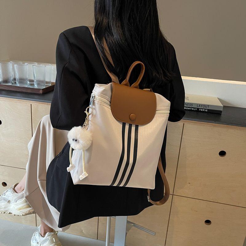 书包上班族女电脑双肩包轻便简约风ins小众百搭旅游轻便高颜值包