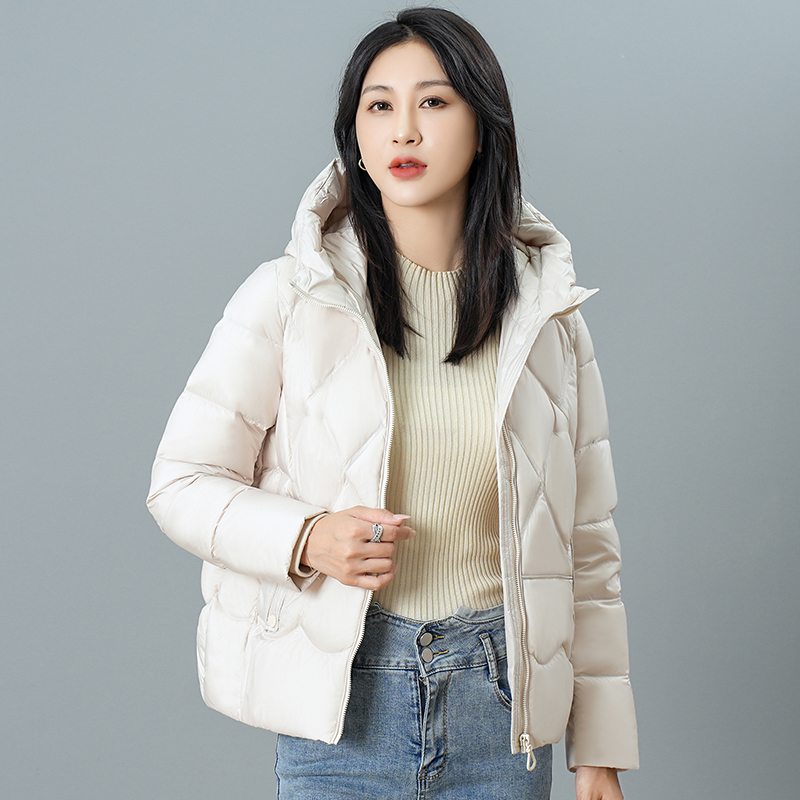 風(fēng)之韻甜美女士洋氣羽絨服保暖外套時(shí)尚短款連帽90絨羽絨服女韓版