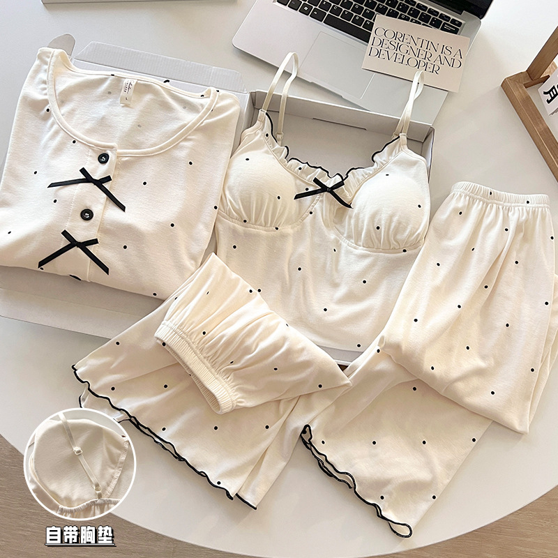 纯欲风莫代尔吊带睡衣女