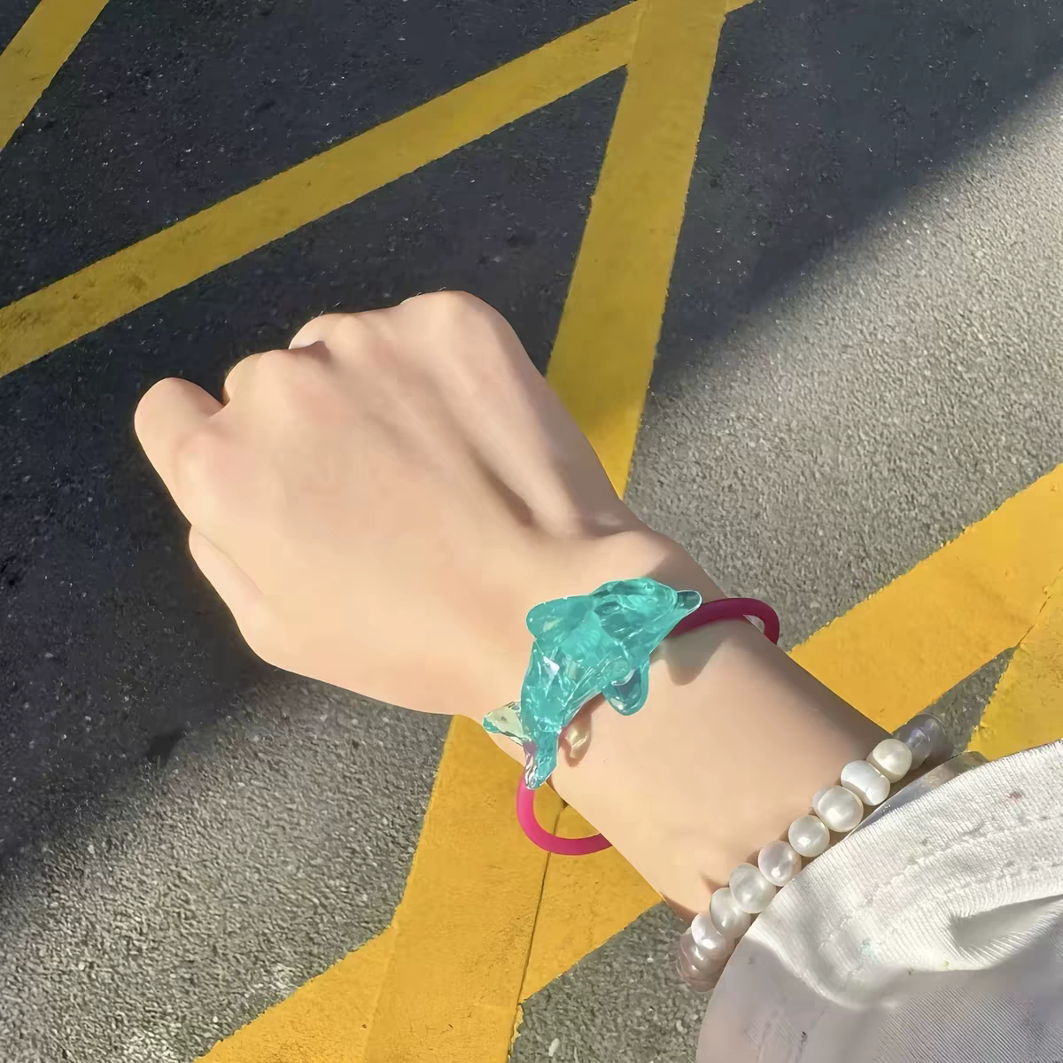 海豚手环蓝色亚克力美人鱼手链梦幻海洋风儿童玩具送孩子生日礼物